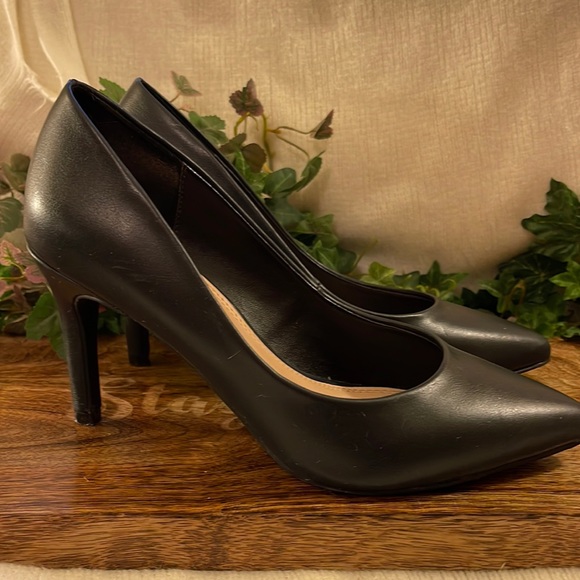 Kelly & Katie Shoes Kelly And Katie Ladies Black Heels Poshmark
